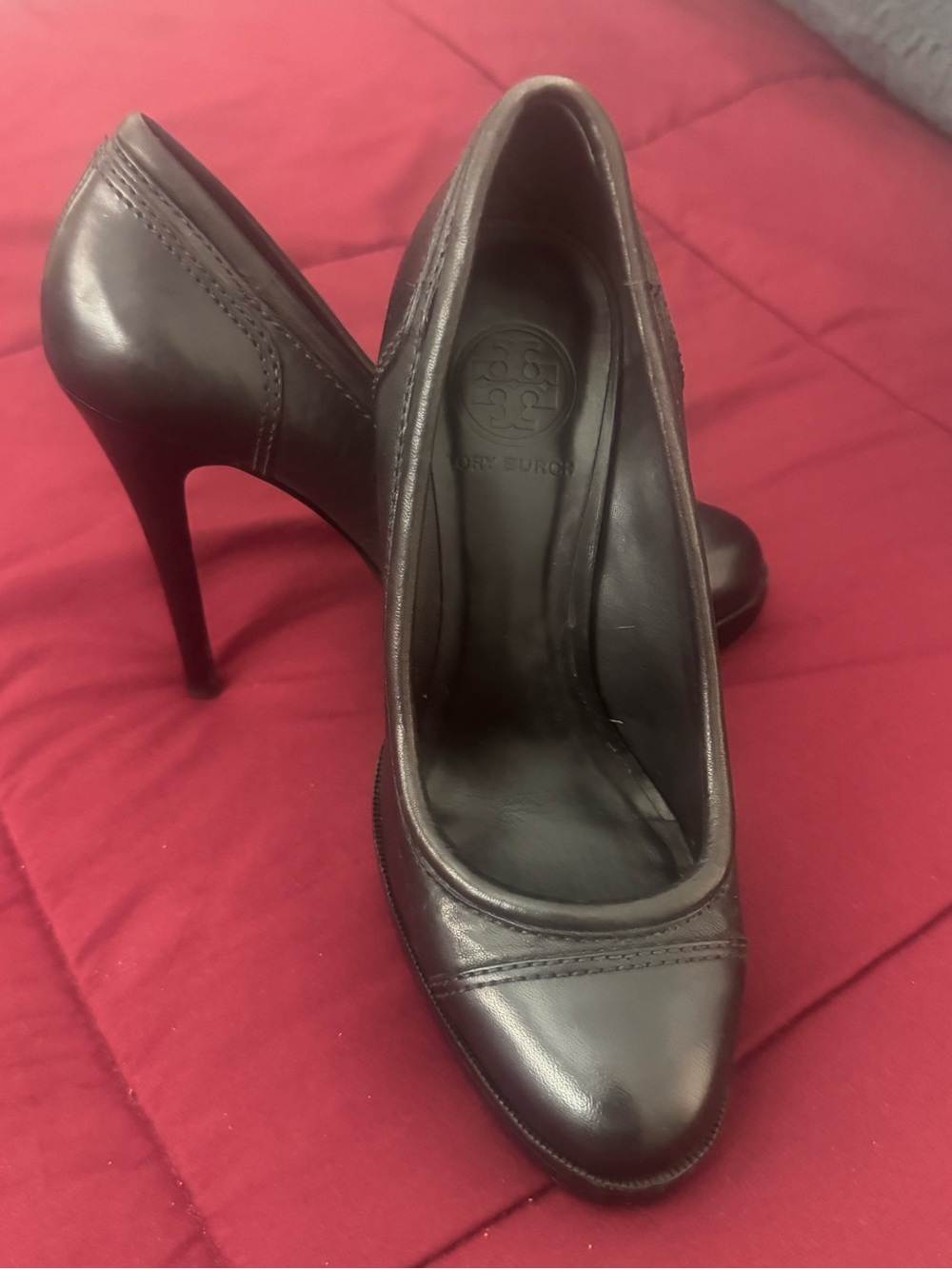Tory Burch Black Leather Stiletto Pumps